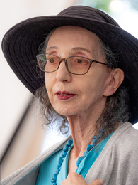 Poträttbild av Joyce Carol Oates