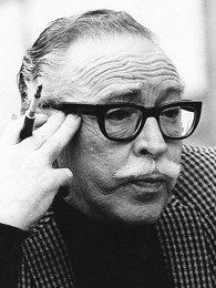 Poträttbild av Dalton Trumbo