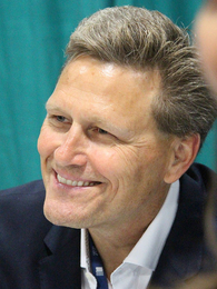 Portrait image of David Baldacci