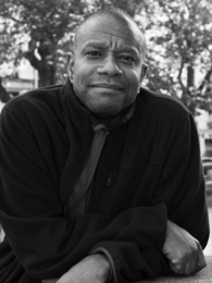 Poträttbild av Paul Beatty