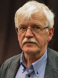 Poträttbild av Gunnar D. Hansson